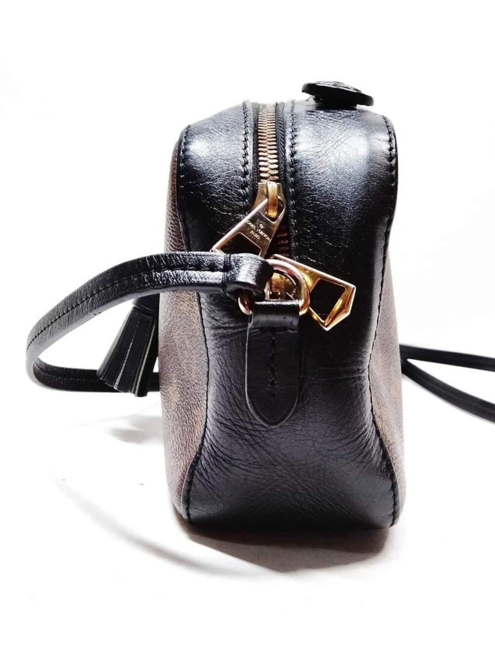 Authentic Louis Vuitton Saintonge Crossbody Monogram Canvas LV Bag - Picture 4 of 16